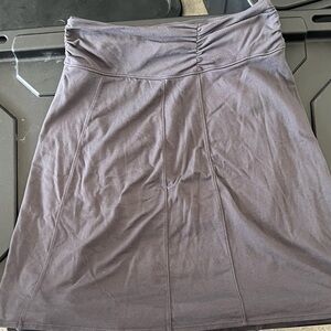 Gray Athleta skirt size small has interior pocket at top